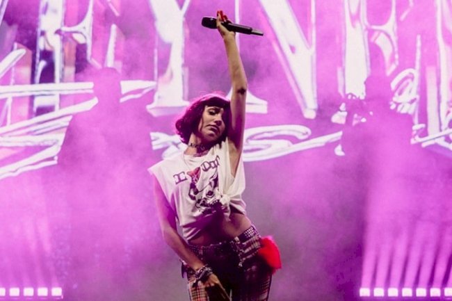 Zeynep Bastık Alaçatı’da Sezonu Festivalle Açtı