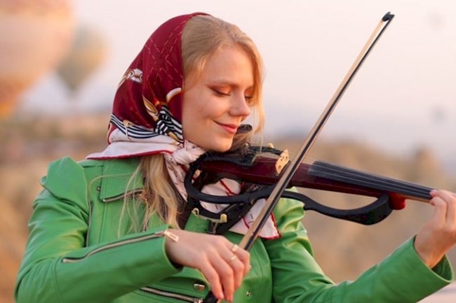 SAHNENİN IŞILTISI ANNA MİADZVEDZEVA İLE MÜZİK VE BÜYÜNÜN BULUŞTUĞU ANLAR