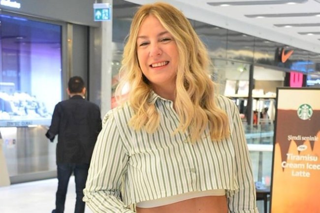 TAN’DAN ŞARKI BEKLİYOR