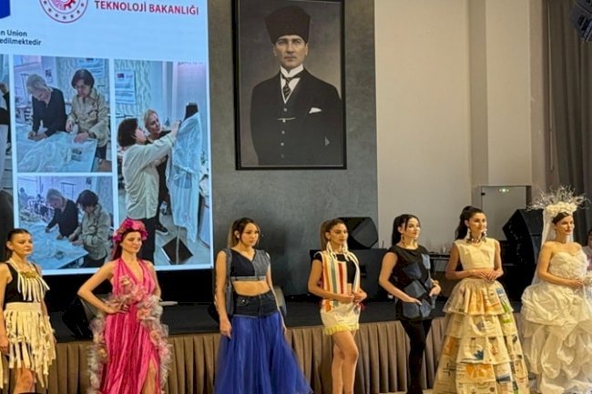 ZEYTİNDALI VE BİKA KOOPERATİFLERİ’ÜRETİMDE SIFIR ATIK’ DEFİLESİ İZLEYENLERİ BÜYÜLEDİ