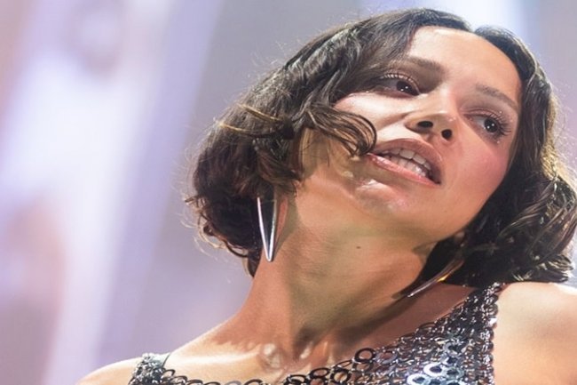 Zeynep Bastık Tekirdağ konserinde kilo verdi