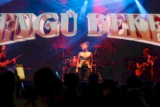 Bengü Beker’le İstanbul Aşktan Yandı