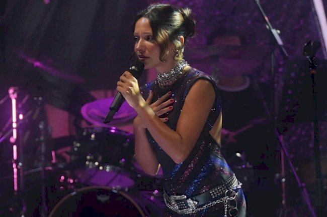 Zeynep Bastık Kıbrıs’ı Büyüledi