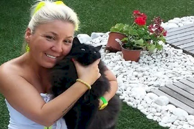 ÜNLÜ YAZAR ÜLKÜ GÖZEN STEWART'TAN YENİ KİTAP ''NESRİN'İN HAMAM BÖCEKLERİ''