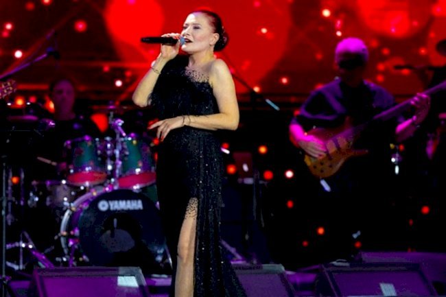 Candan Erçetin 30. Yıl Konser Serisi Harbiye Açıkhava’da devam  ediyor