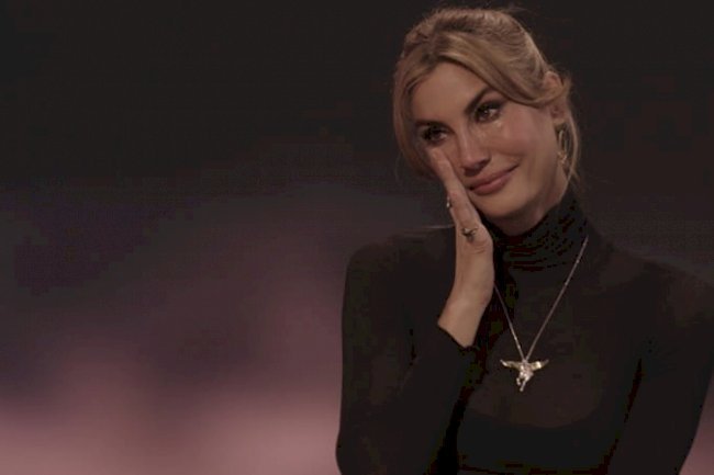 Çağla ŞıkelFÜG’ün konuğu oldu