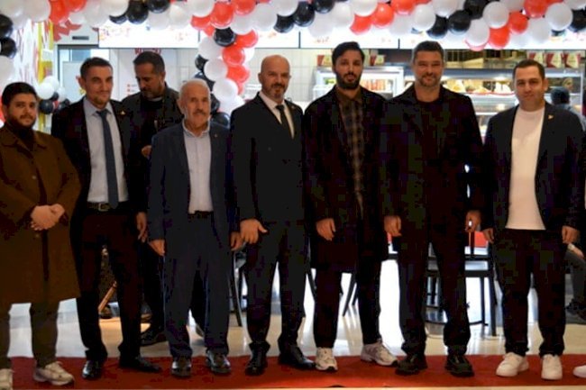 BAYRAMIN SÜRPRİZİ: YENİ İSİM SAHNEYE ÇIKTI