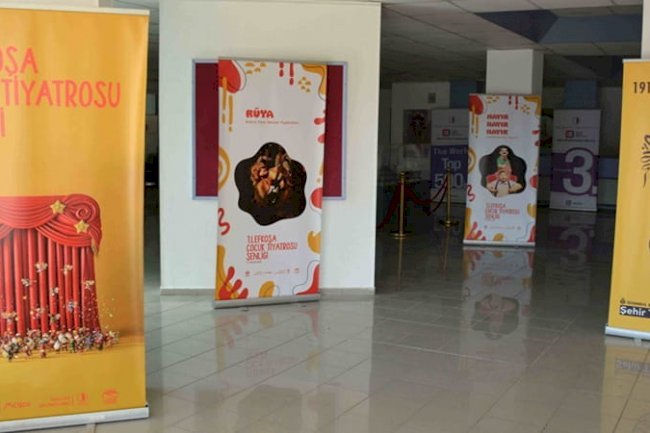 1.LEFKOŞA ÇOCUK TİYATROSU ŞENLİĞİ “SESLER ÜLKESİ” OYUNUYLA BAŞLADI