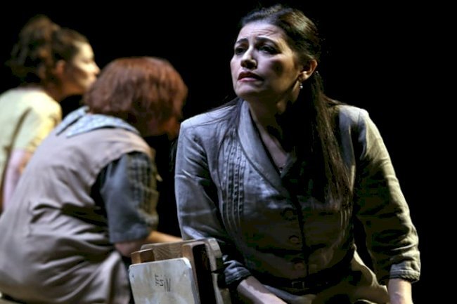 MANİSA ŞEHİR TİYATROSU “SEN İSTANBUL’DAN DAHA GÜZELSİN” OYUNUNU AĞIRLADI