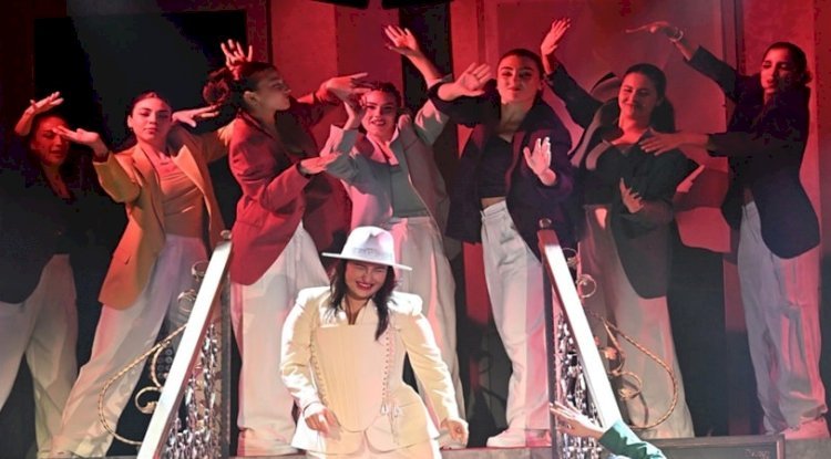 Yasemin Sakallıoğlu 100. Gösteriye Hazırlanıyor