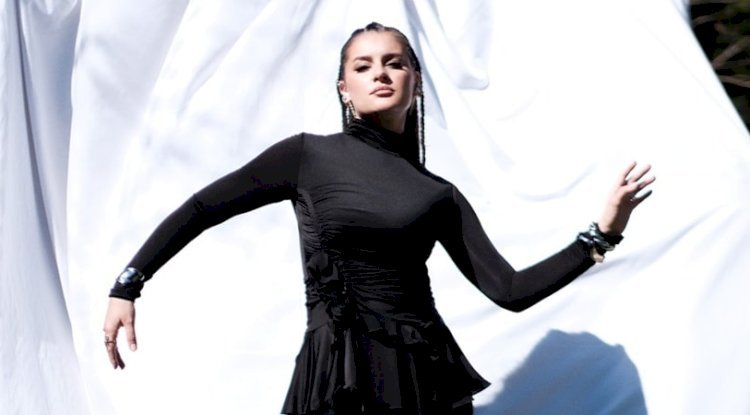 ATİYE'NİN SEZEN AKSU'NUN EVİNDE ÇEKTİĞİ SÜRPRİZLİ KLİP