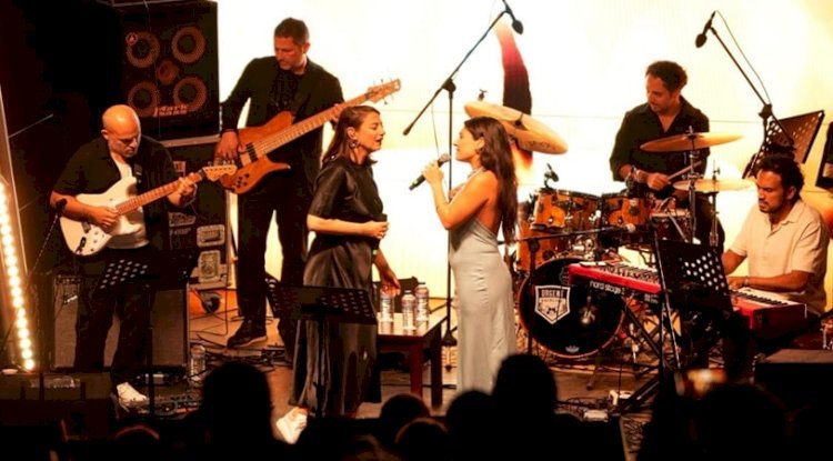 CAZIN KALBİ SWİSS OTEL’DE ATTI TÜRKÜLERİN CAZLA DANSI BÜYÜLEDİ