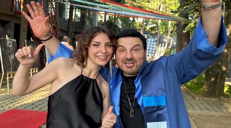 DAVUT GÜLOĞLU CÜBBE GİYDİ, KEP FIRLATTI