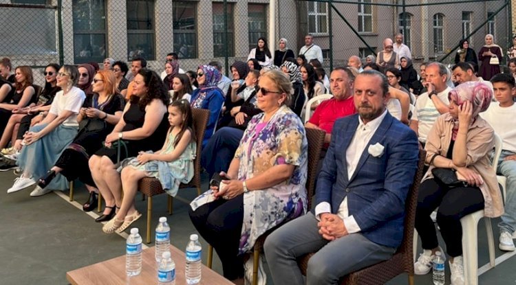 İstanbul Ticaret Odası Mesleki ve Teknik Anadolu Lisesi 97. Mezunlarını Uğurladı