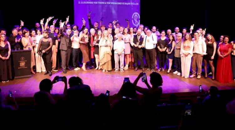 YENİ TİYATRO & YENİ SİNEMA DERGİSİ 12. EMEK VE BAŞARI ÖDÜLLERİ’NDE ŞEHİR TİYATROLARI’NA 7 ÖDÜL