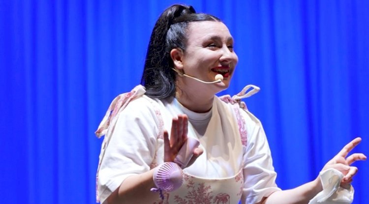 Yasemin Sakallıoğlu, Antalya gösterisinde sıcaktan 3 kilo verdi