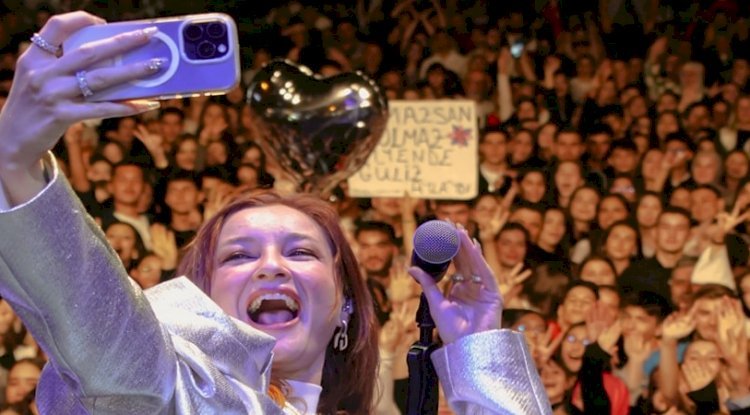 GÜLİZ AYLA'dan 29 Ekim Cumhuriyet coşkusu 