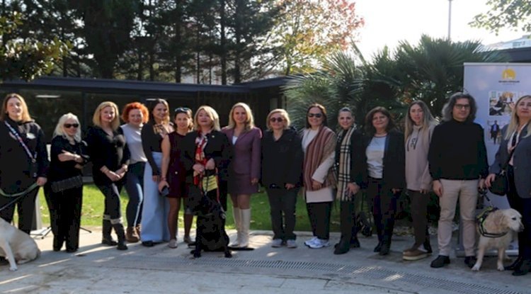 Tarabya İngiliz Okulları öğrencileri, Dünya Engelliler Günü kapsamında Rehber Köpekler ile buluştu