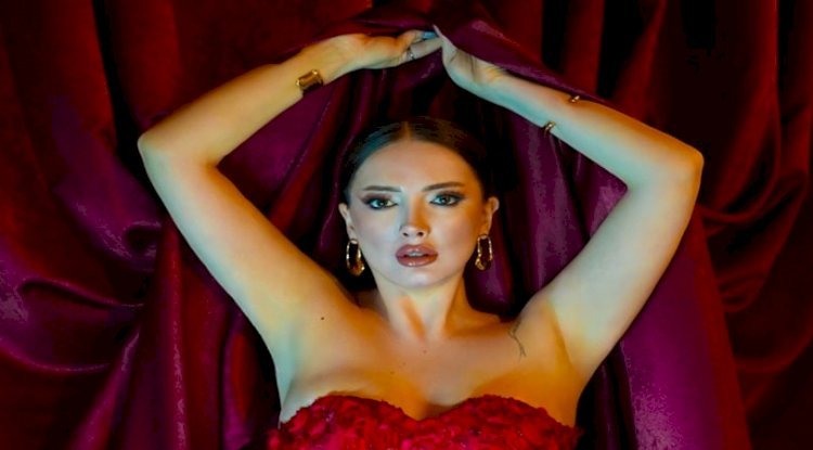 “Yerli ve Milli Adele” Feyruz Barış Sahnede Fırtına Gibi