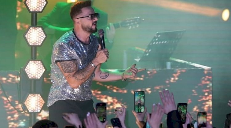 Gökhan Özen, Bostancı Gösteri Merkezi’nde muhteşem bir konsere imzasını attı