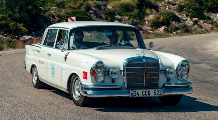 KLASİK OTOMOBİL KULÜBÜ 28. BATI ANADOLU RALLİSİ ÇEŞME’DE DÜZENLENDİ.