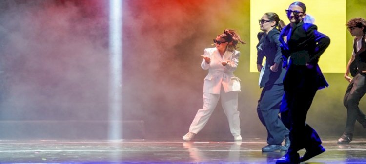 Yasemin Sakallıoğlu Harbiye Açık Hava’da kahkaha tufanı estirdi