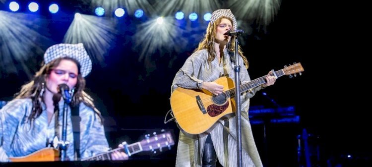 Nil Karaibrahimgil’den Ankara Oran Açıkhava’da Yıldız Gibi Parlayan Gece